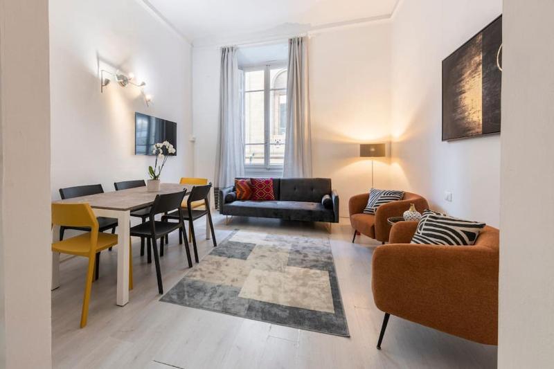 Цены на Apartments Florence- 4 bedroom in Pellicceria (dx) в Флоренции