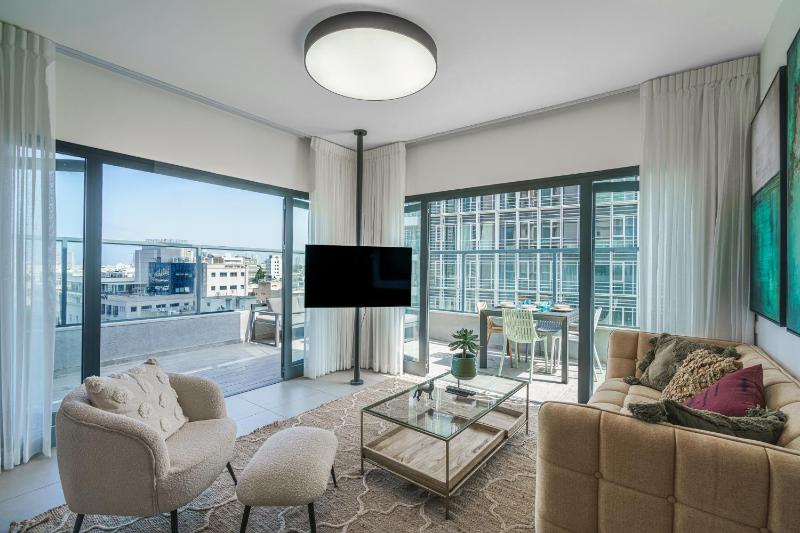 Sublime Duplex Penthouse 2BR - Vue Mer — отель с удобствами в Тель-Авиве