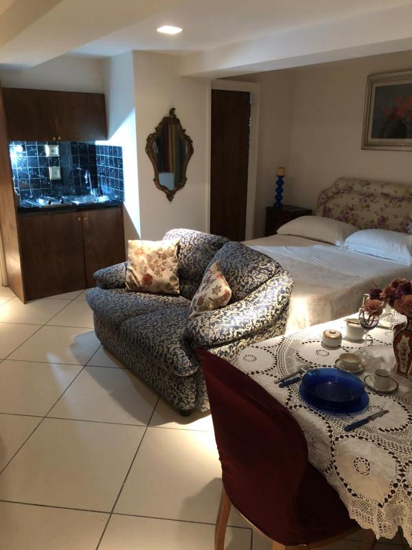 Casa Alba — забронировать отель в Неаполе