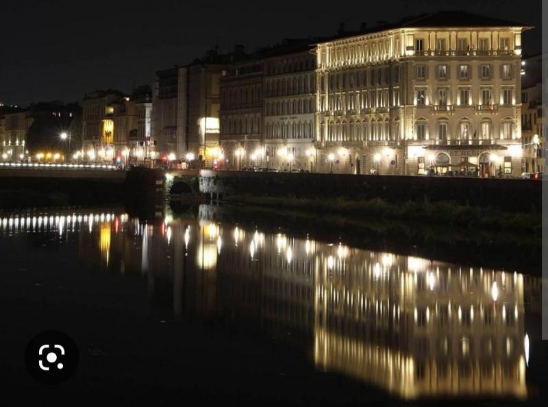 Florentine style apartment in San Frediano — отель с удобным расположением в Флоренции