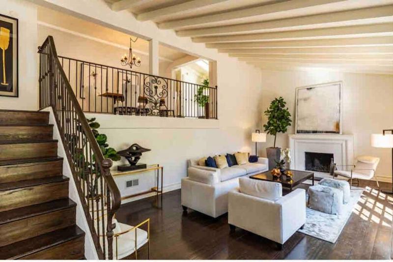 Цены на Entire villa on Sunset Strip в Лос-Анджелесе