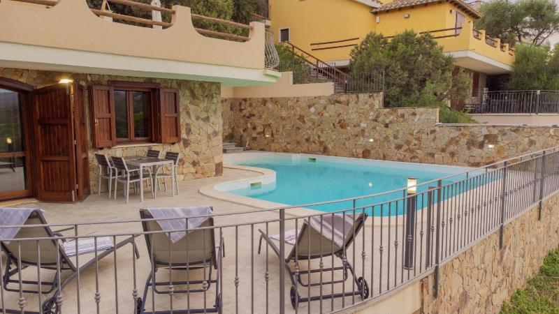 Villa Giada a Torre delle Stelle - Piscina vicino mare