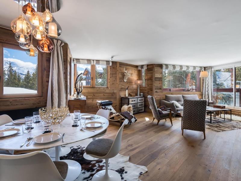 Цены на Superbe appartement renove, 3 chambres, skis aux pieds, balcons et parking - Courchevel 1850 - FR-1-564-19 в Куршевеле