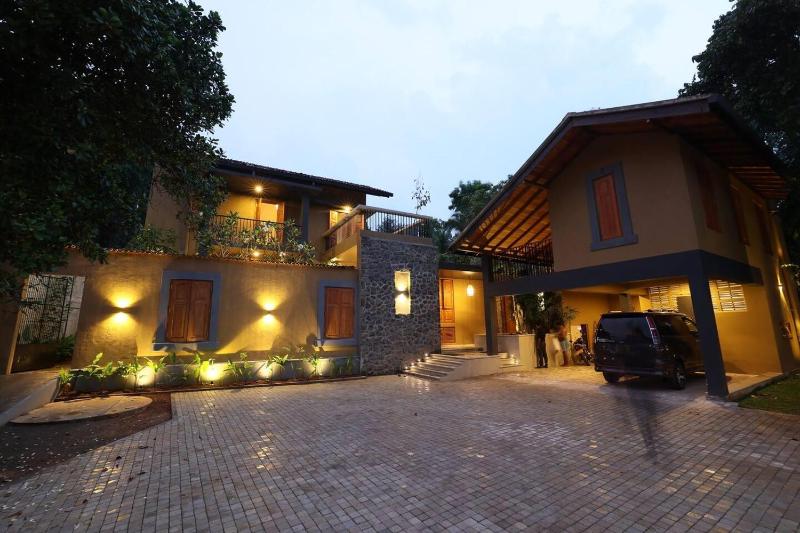 Villa Ananta - 2 Bedrooms with Jacuuzi — комфортный отель в Хиккадува