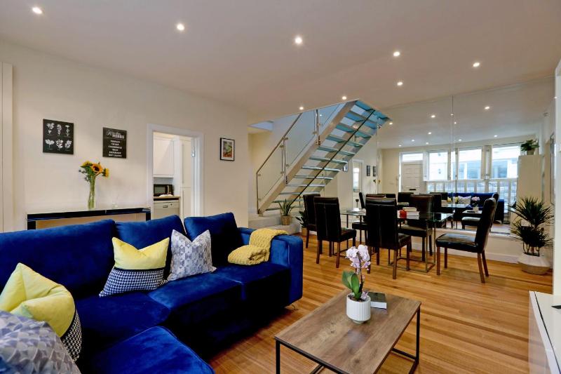 3 Bedroom Mews House Earls Court — отель в Лондоне, Соединенное Королевство