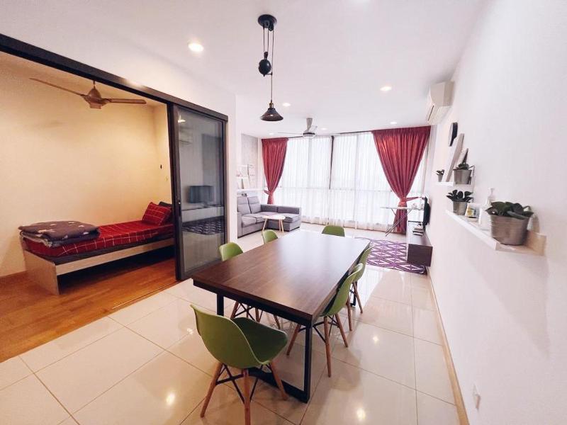 Connected train 3 Bedrooms - ABOVE KLGATEWAY MALL 14 — отель с удобствами в Куала-Лумпуре