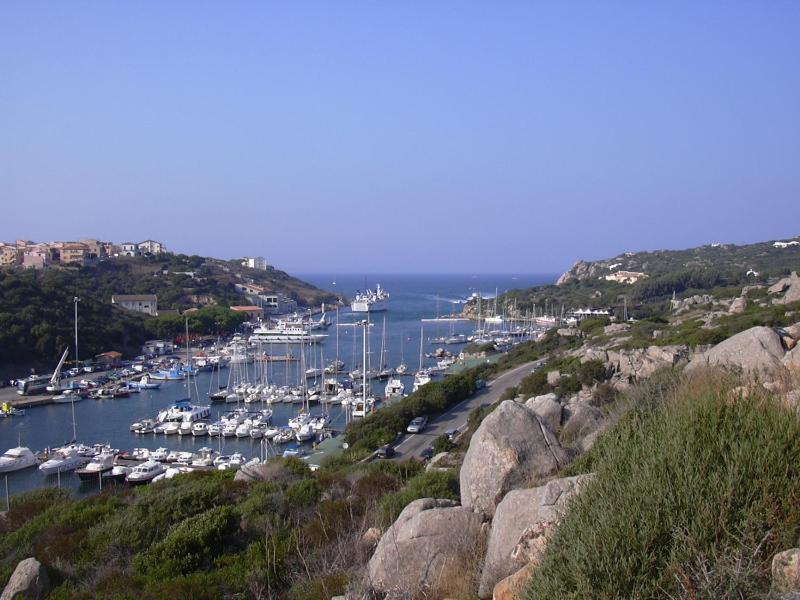 Vigna Marina a Santa Teresa: Eleganti Appartamenti Vista Mare