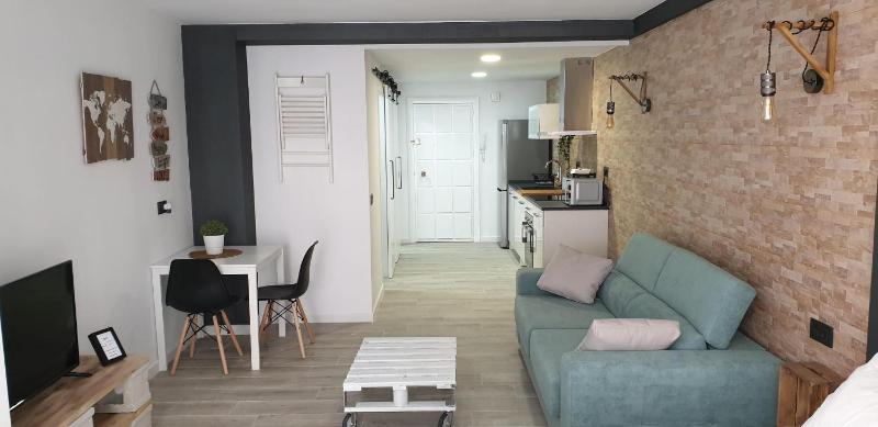 Цены на Reformado Apartamento - Centro Alicante в Аликанте