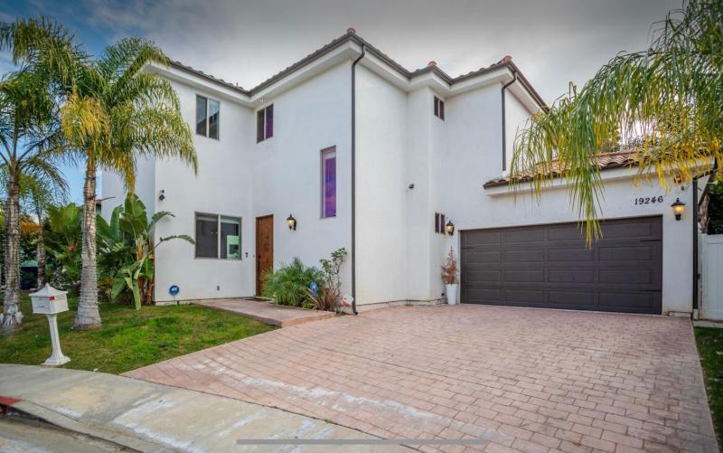 LA Dream Gem - Beautiful Home with Spa — отель в Лос-Анджелесе, Соединенные Штаты Америки