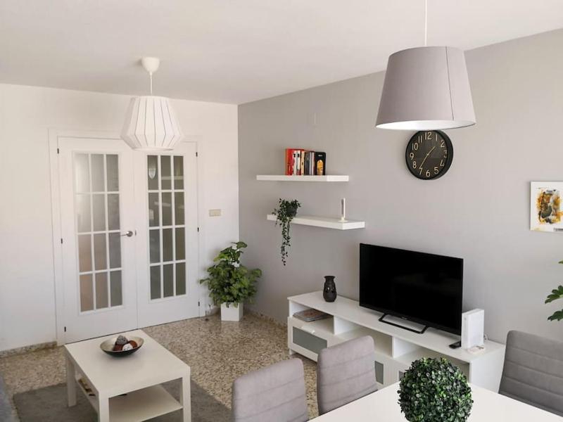 Apartamento Amplio y Luminoso Plaza America, WIFI — комфортный отель в Аликанте