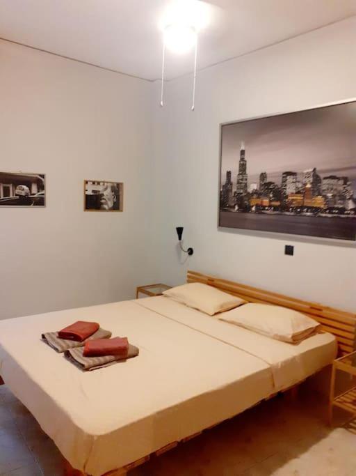 Athens Mets-Central apt — забронировать отель в Афины