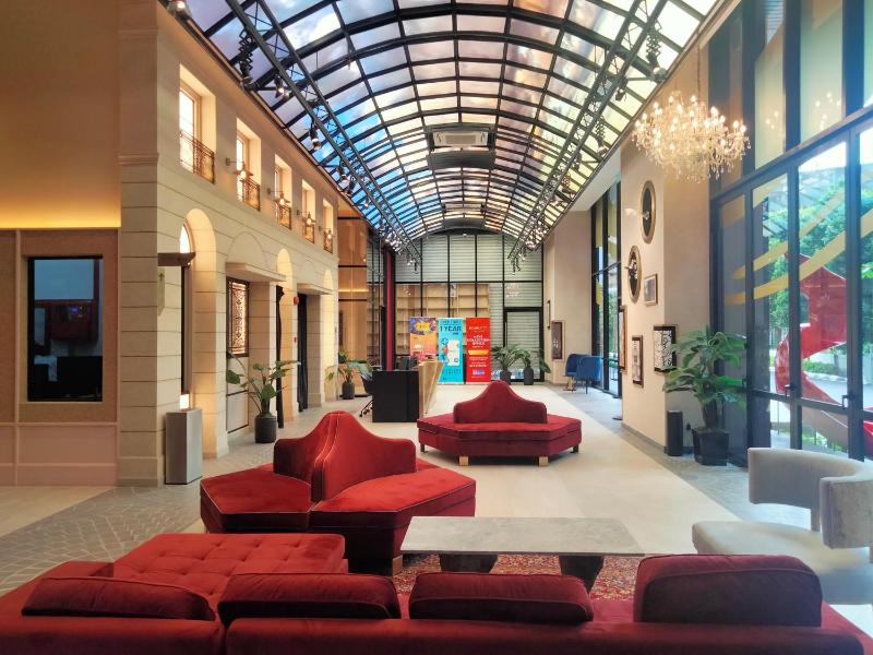 Scarletz Suites KLCC I HomeBrickz — отель с удобным расположением в Куала-Лумпуре