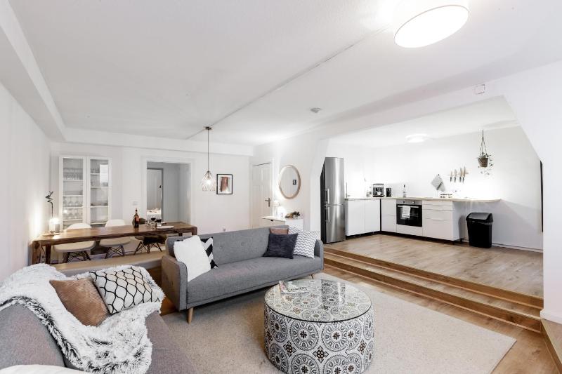 Beautiful 3 Room apartment in Kreuzberg — комфортный отель в Берлине