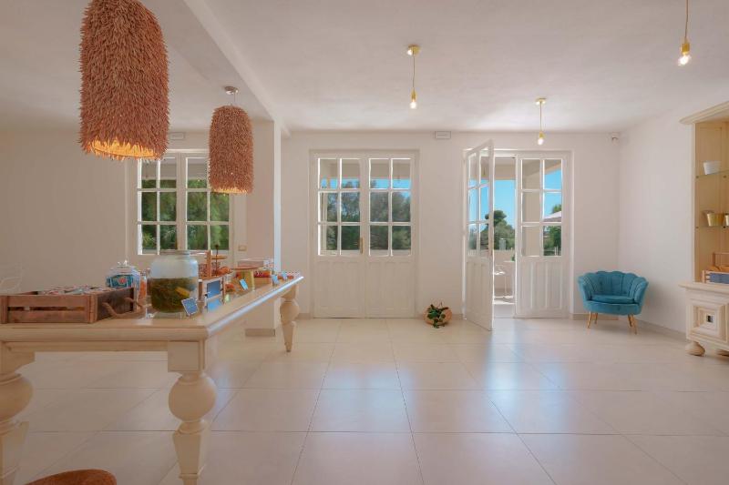 Maison del Sole a Terra Mala - Elegante Hotel Vicino Mare