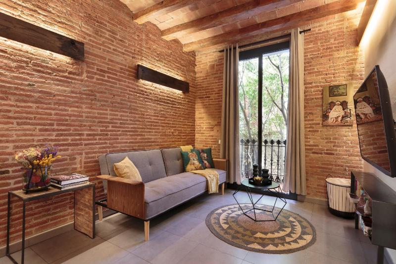 AG Apartments — отель с удобным расположением в Барселоне