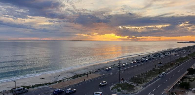 Blouberg Beachfront Apartment — отель в Кейптауне, Южноафриканская Республика