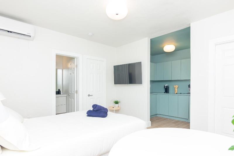Newly Renovated Stylish Studio In El Portal #2 — комфортный отель в Майами