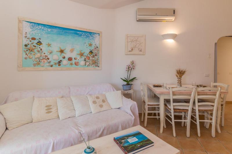 Dimora di Rosy a Pittulongu - Spazioso appartamento con giardino