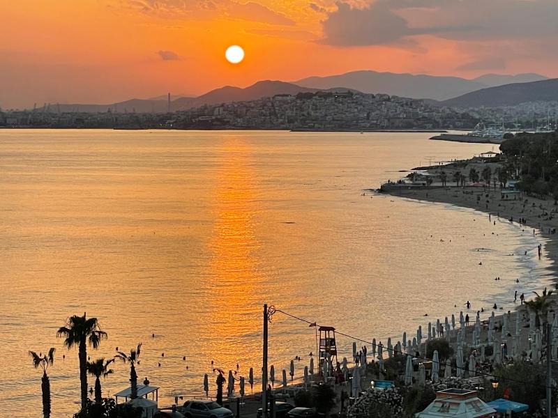 Athens Edem Beach Penthouse, panoramic sea view — комфортный отель в Афины