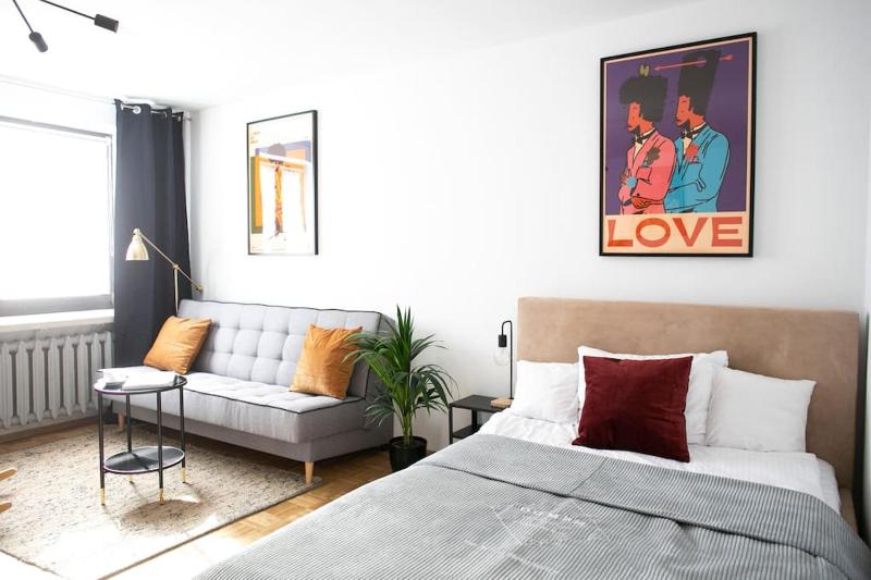 OompH Warsaw Center Well Designed Apartment with Balcony — забронировать отель в Варшаве
