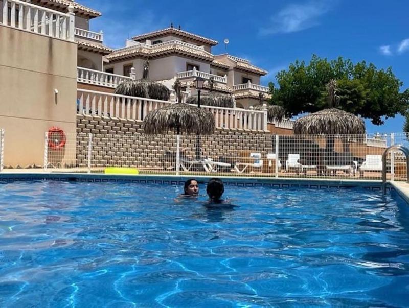 Casa Andres. Two bed Penthouse Pool & Terrace — отель с удобным расположением в Аликанте
