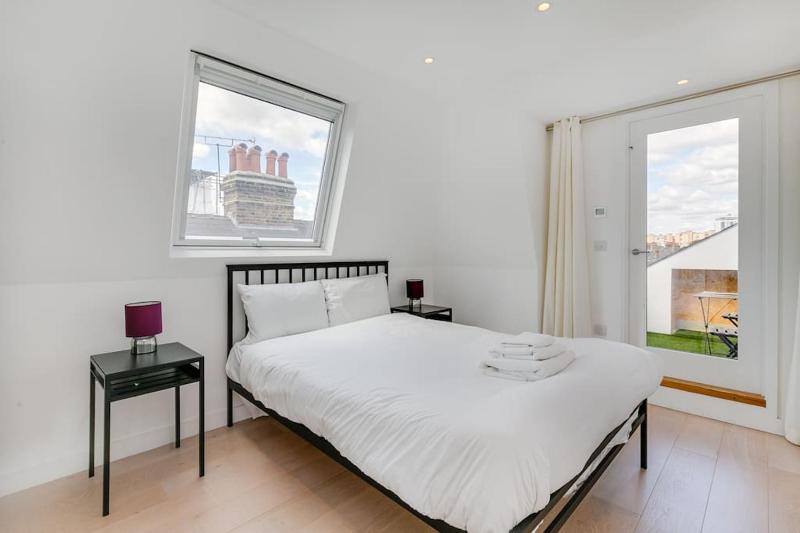 Modern 1 bedroom flat in Battersea — комфортный отель в Лондоне
