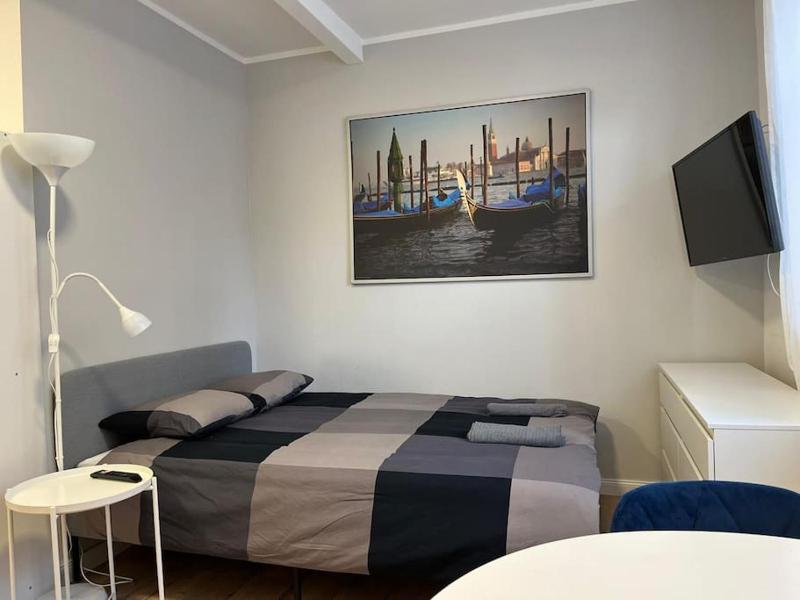 BEZAGENTA MOZART1 Quiet Studio easy access to city — отель с удобным расположением в Варшаве