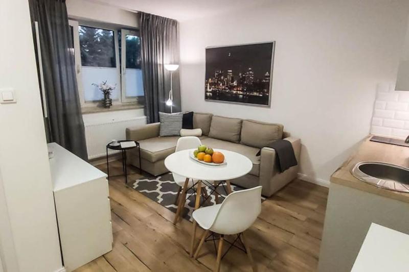 BEZAGENTA MOZART3 Studio easy access to city Wifi — отель с удобствами в Варшаве
