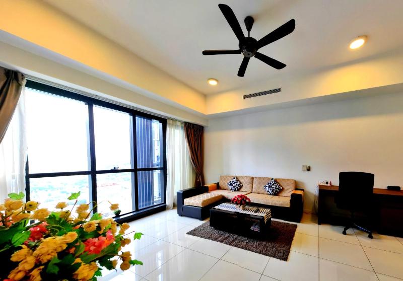 KLCC- Entire 2 Bedroom Apt @ M-CITY Ampang area — отель с удобствами в Куала-Лумпуре