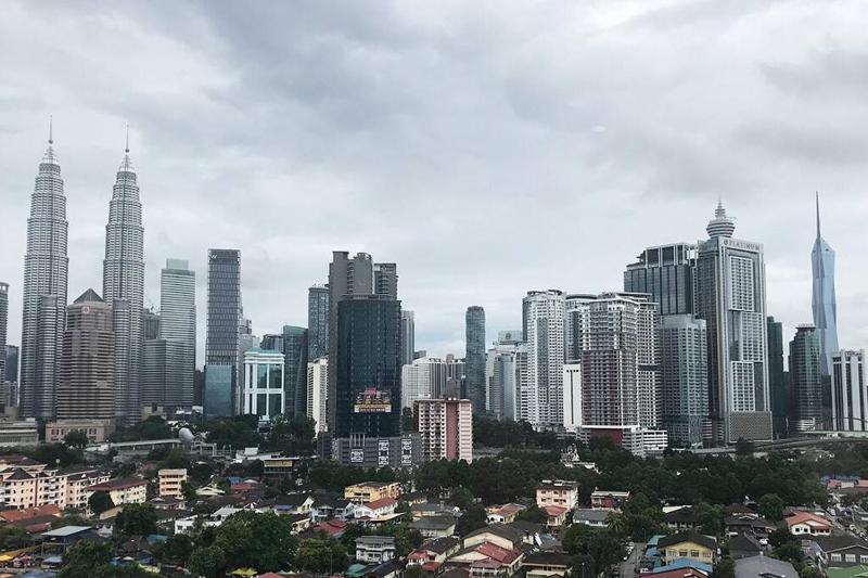 Pristine, MUA's Artsy Decor Suite with KLCC View — отель с удобным расположением в Куала-Лумпуре