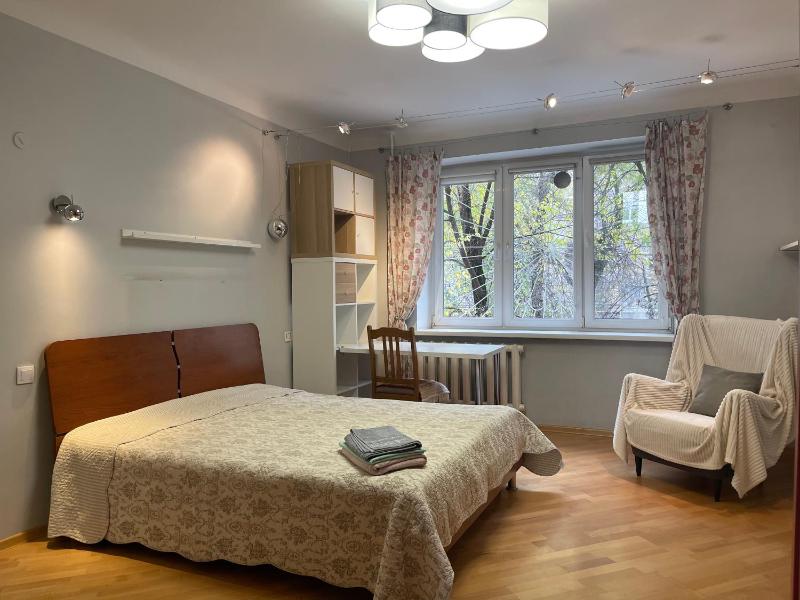 Lovely 3 bedroom apartment with free parking — комфортный отель в Алматы