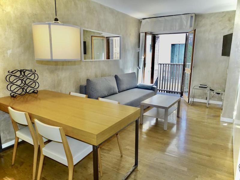 Precioso apartamento junto a la Plaza Mayor — отель с удобным расположением в Мадриде