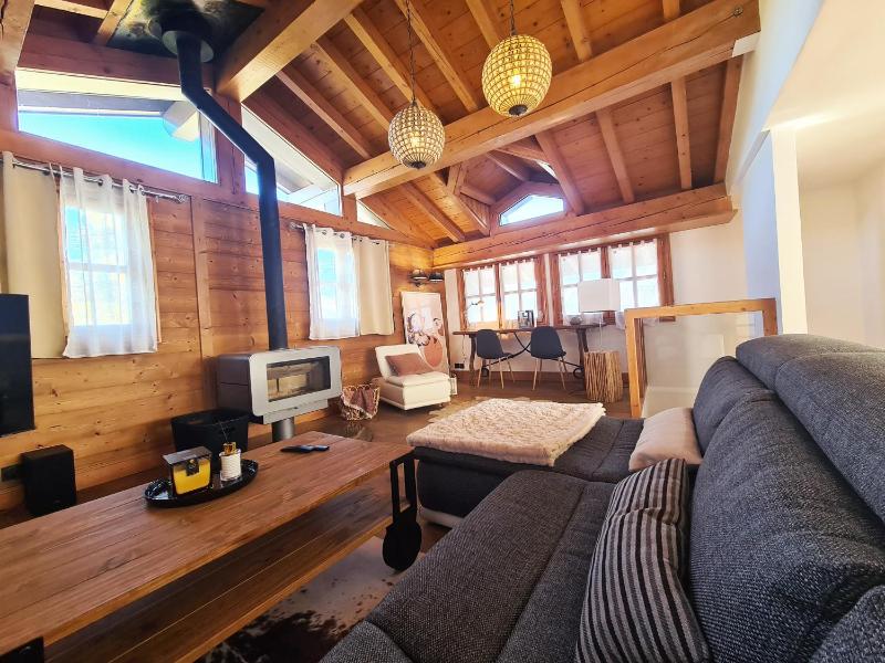CHALET LA LOUVE, Courchevel 1650- 15 personnes Jacuzzi et Hammam Pistes 70 m,commerces 50m — отель с удобным расположением в Куршевеле
