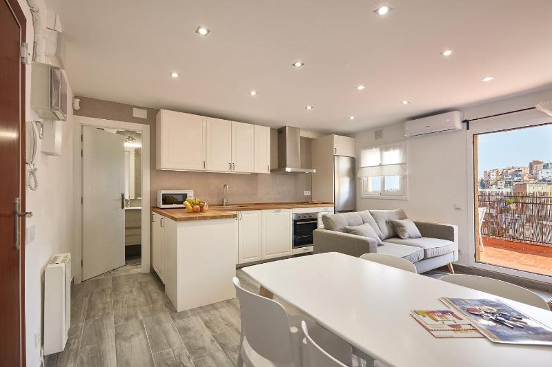 BBarcelona El Carmel Apartment with terrace — отель с удобным расположением в Барселоне