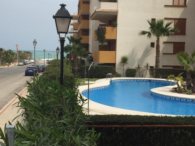 Torrevieja 200m from sea Punta Prima — комфортный отель в Аликанте