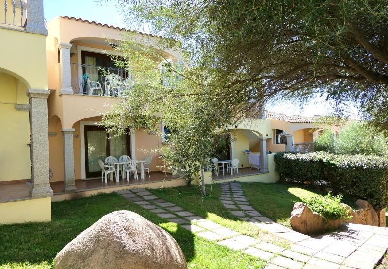 Residence con Piscina a Badesi - Lussuoso Aparthotel