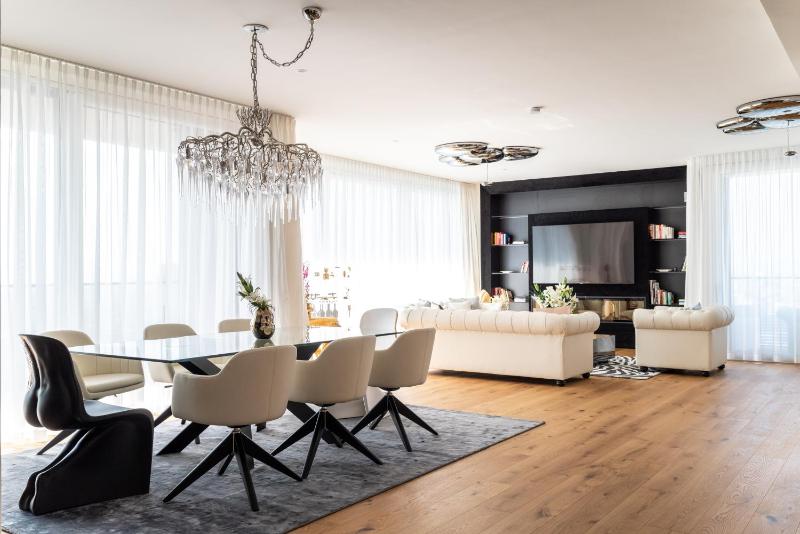 Exclusive 2BR Skyline Penthouse by HM — отель с удобствами в вене