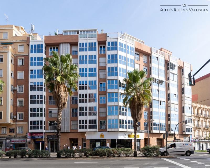 Suites Rooms Valencia — отель с удобствами в Валенсии