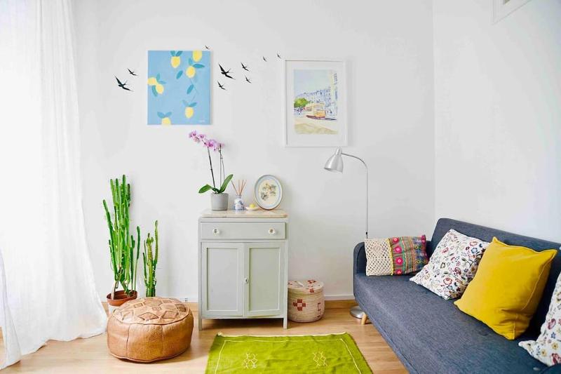 Цены на Bright cozy flat by river in an quiet art zone in Lisbon в Лиссабоне
