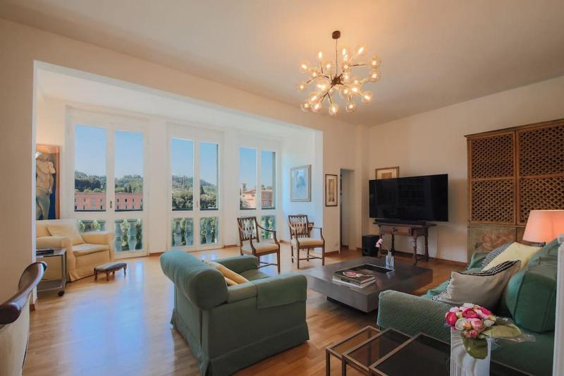 Apartments Florence- Biblioteca apartment with view — отель с удобным расположением в Флоренции