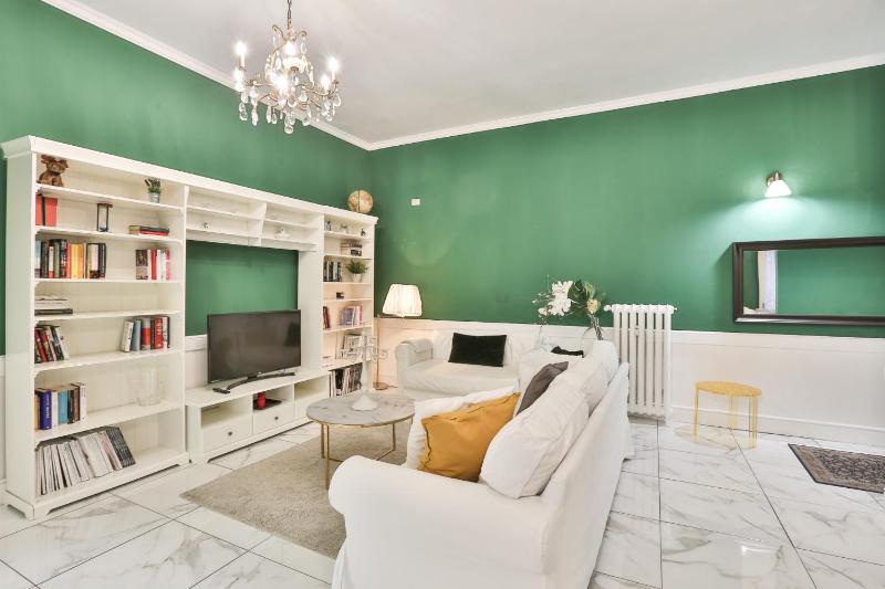 Easylife - Grazioso e colorato appartamento a due minuti dalla Stazione Centrale — отель с удобствами в Милане