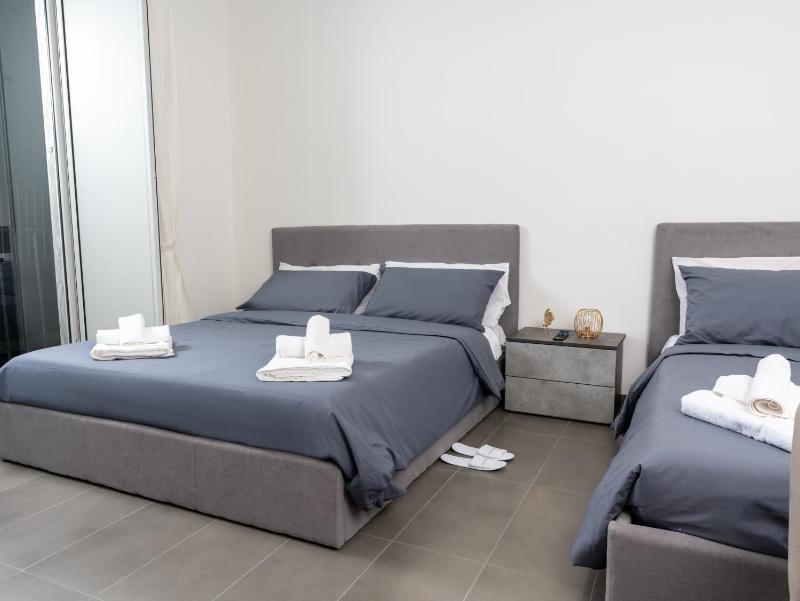 Holiday House Napoli — отель в Неаполе, Италия