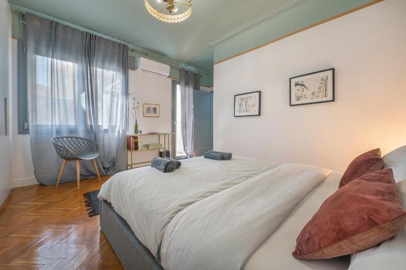 Friends & family 3broom apt, downtown Athens-FIX — отель в Афины, Греция