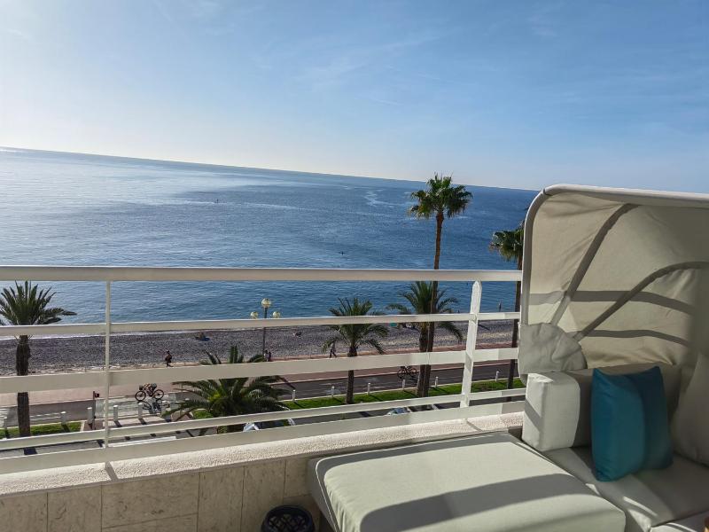 Exceptional brand new flat, 20 m from beach, 85 sq — забронировать отель в Николь