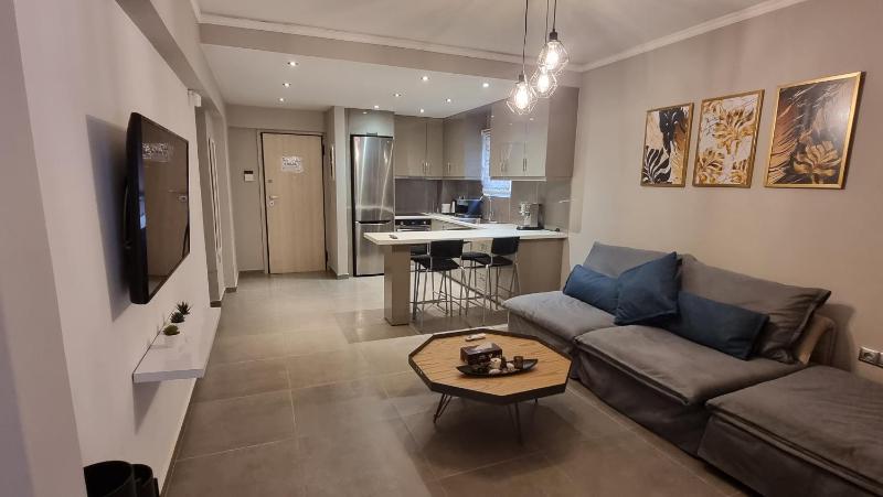 Casa Moderno near the beach — забронировать отель в Афины