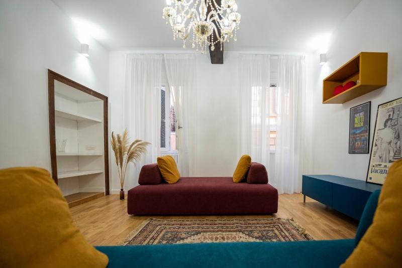 Цены на Splendido appartamento nel centro di Roma, Monti в Риме
