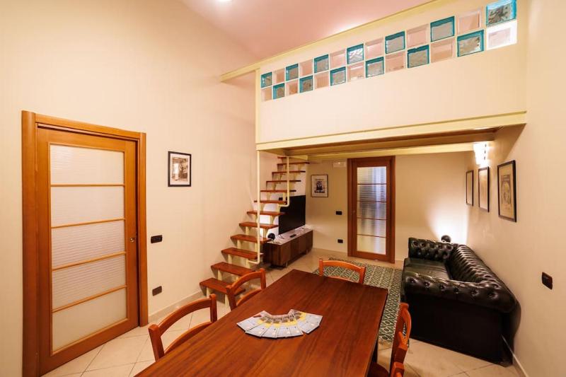 The San Gregorio Armeno Apartment — отель с удобным расположением в Неаполе
