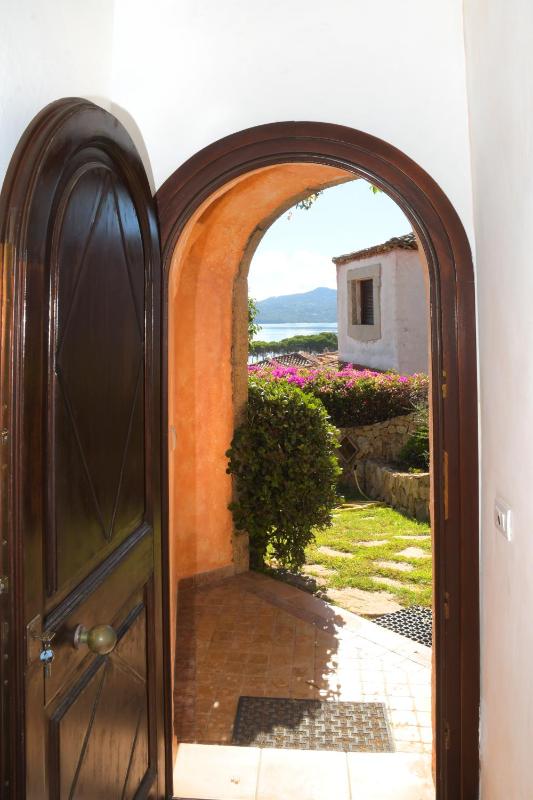 Villa fronte mare a Cannigione - Esclusiva con spiaggia