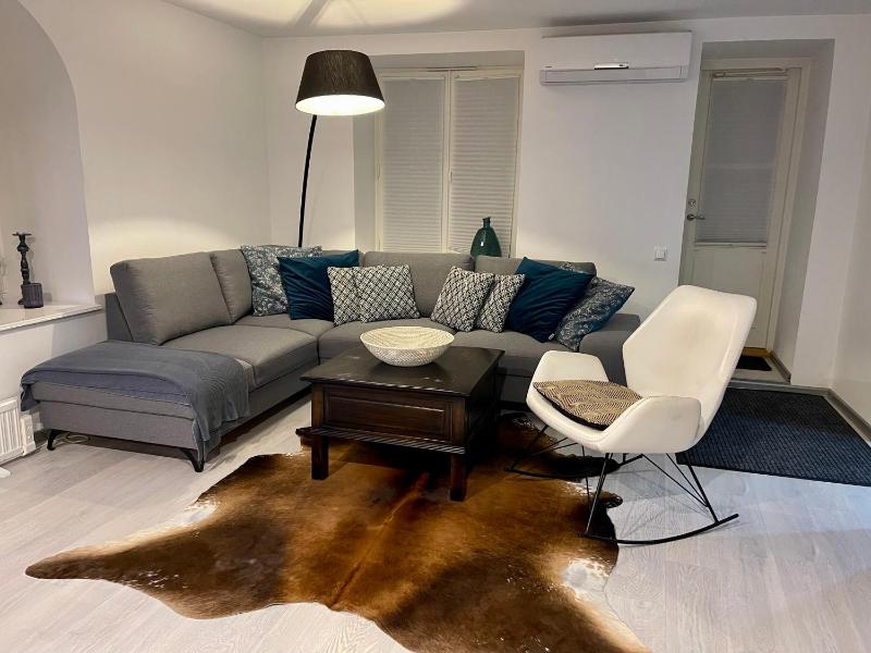 Luxury penthouse with terrace & sauna in Old Town — забронировать отель в таллине