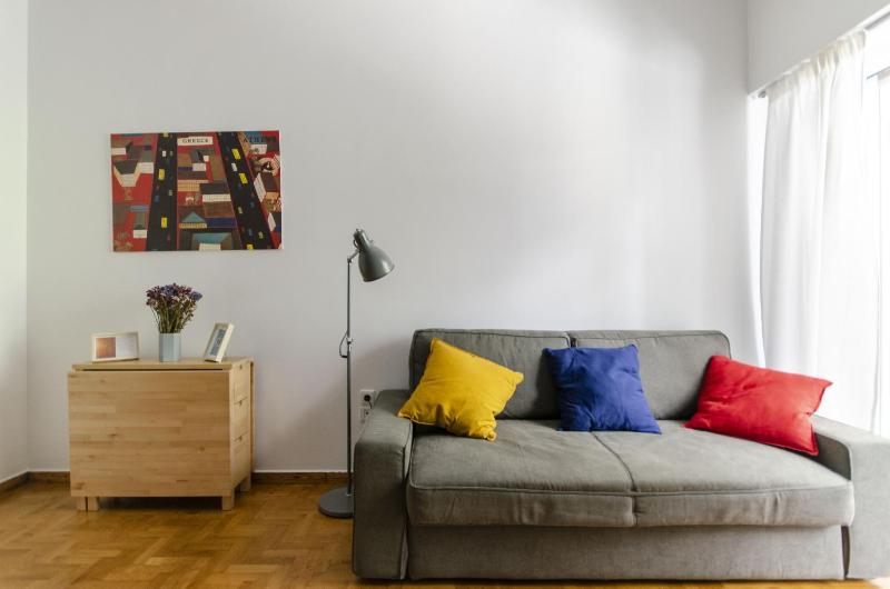 Colourful apartment under the Acropolis — отель в Афины, Греция